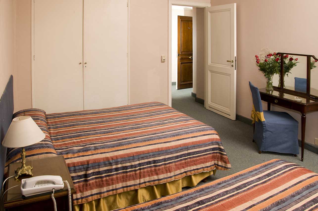 Regis Hotel - Triple Standard Room